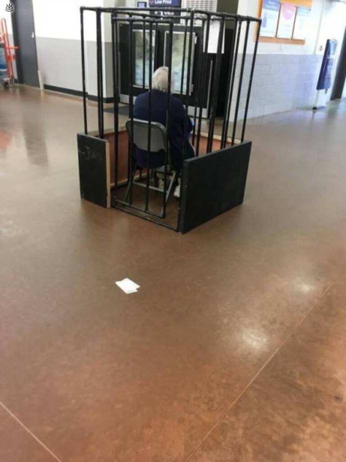 What Is Going On Here? (25 pics)