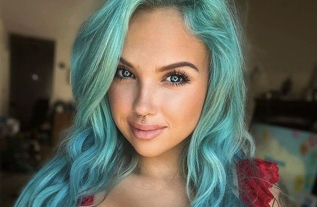 Girls With Dyed Hairs (36 pics)