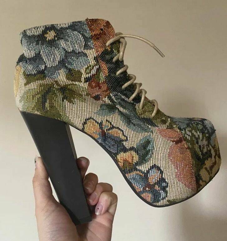 Unusual Finds In Thrift Shops (15 pics)