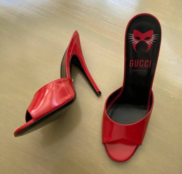 Unusual Finds In Thrift Shops (15 pics)