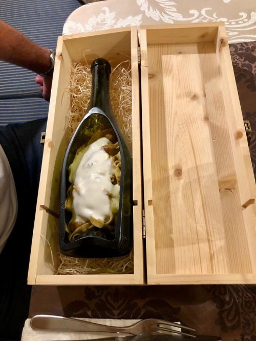 Funny And Odd Food Serving (23 pics)