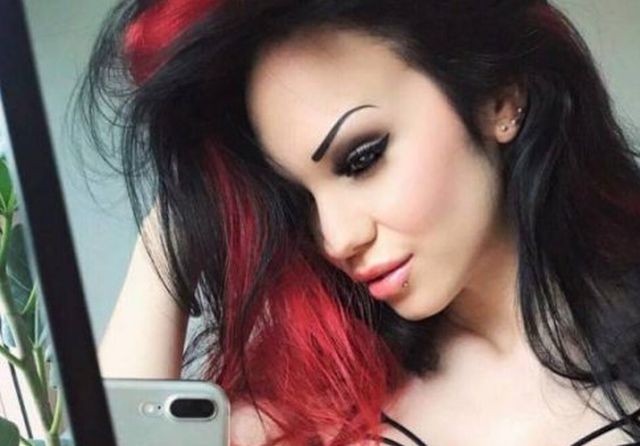 Girls With Dyed Hairs (49 pics)