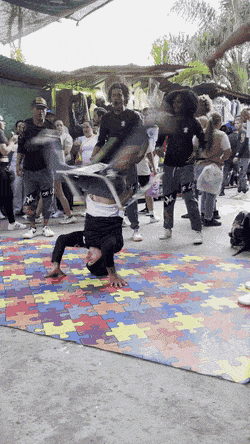 Acid GIFs, August 1 (25 gifs)