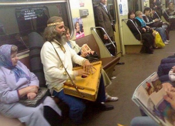Strange People In The Subway (18 pics)