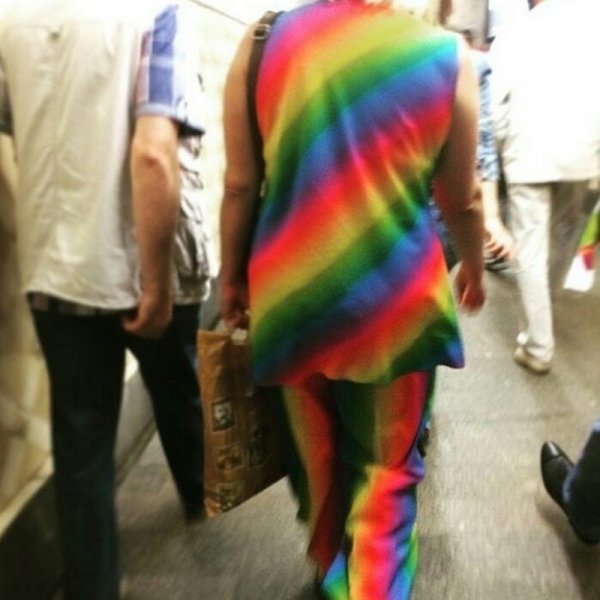 Strange People In The Subway (18 pics)