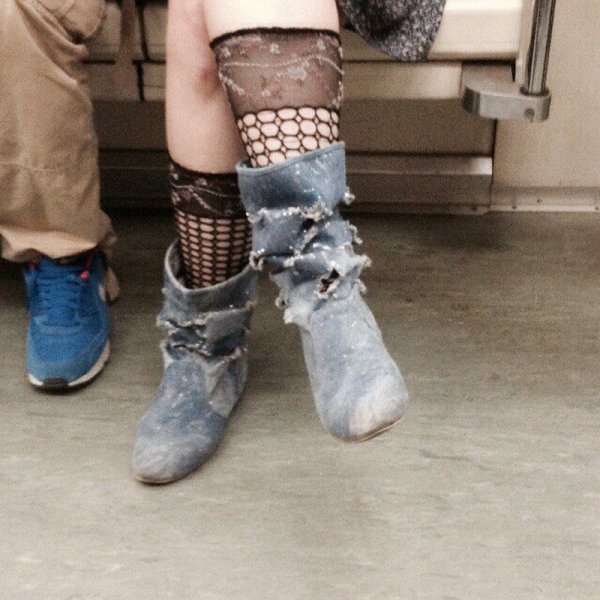 Strange People In The Subway (18 pics)