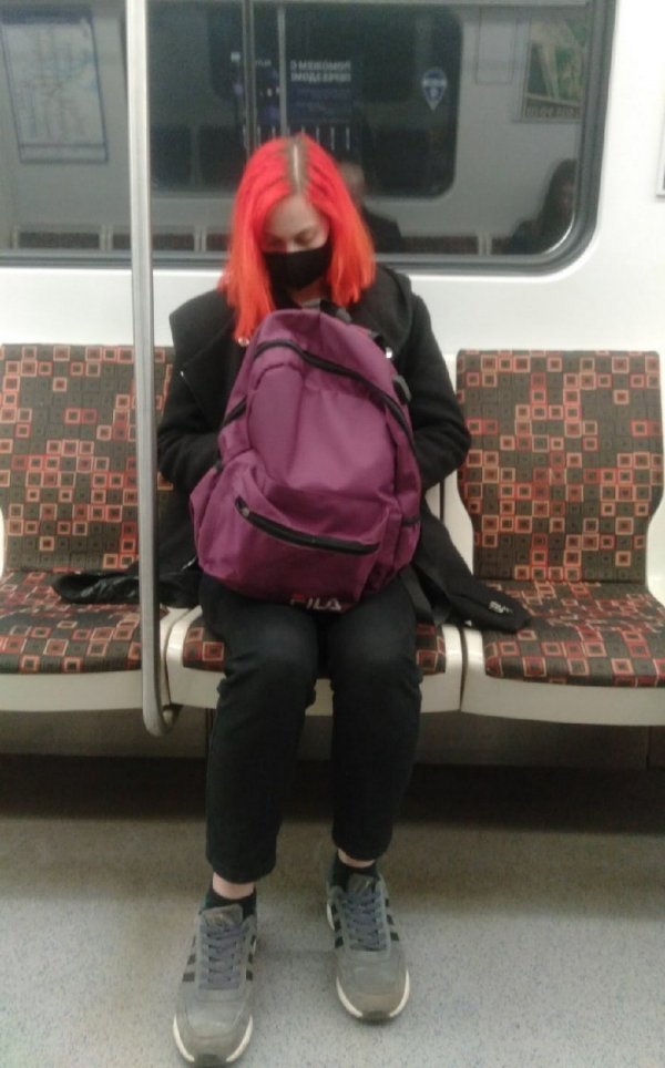 Strange People In The Subway (18 pics)