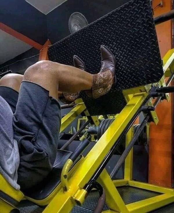 What Is Going On Here? (20 pics)