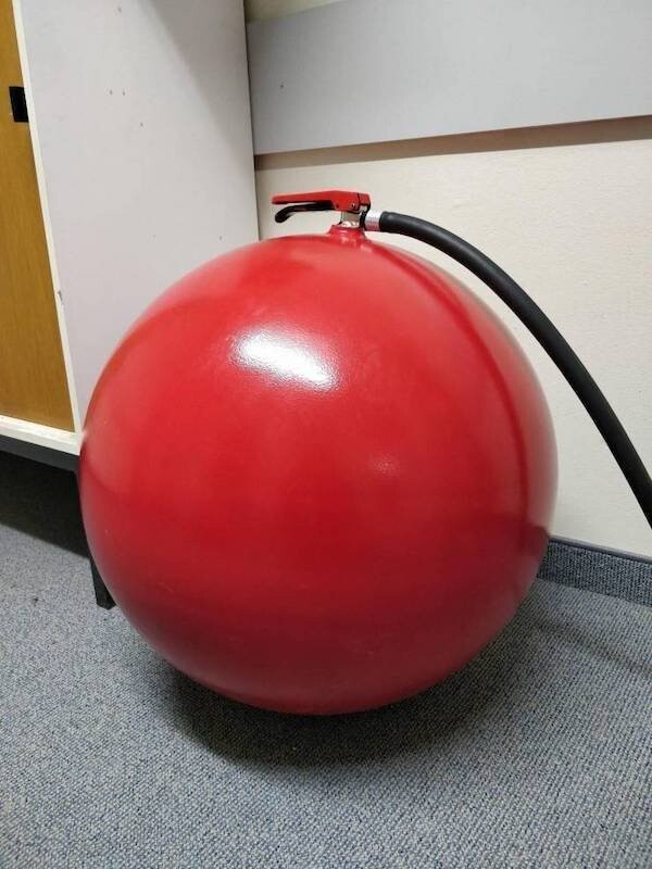 What Is Going On Here? (20 pics)