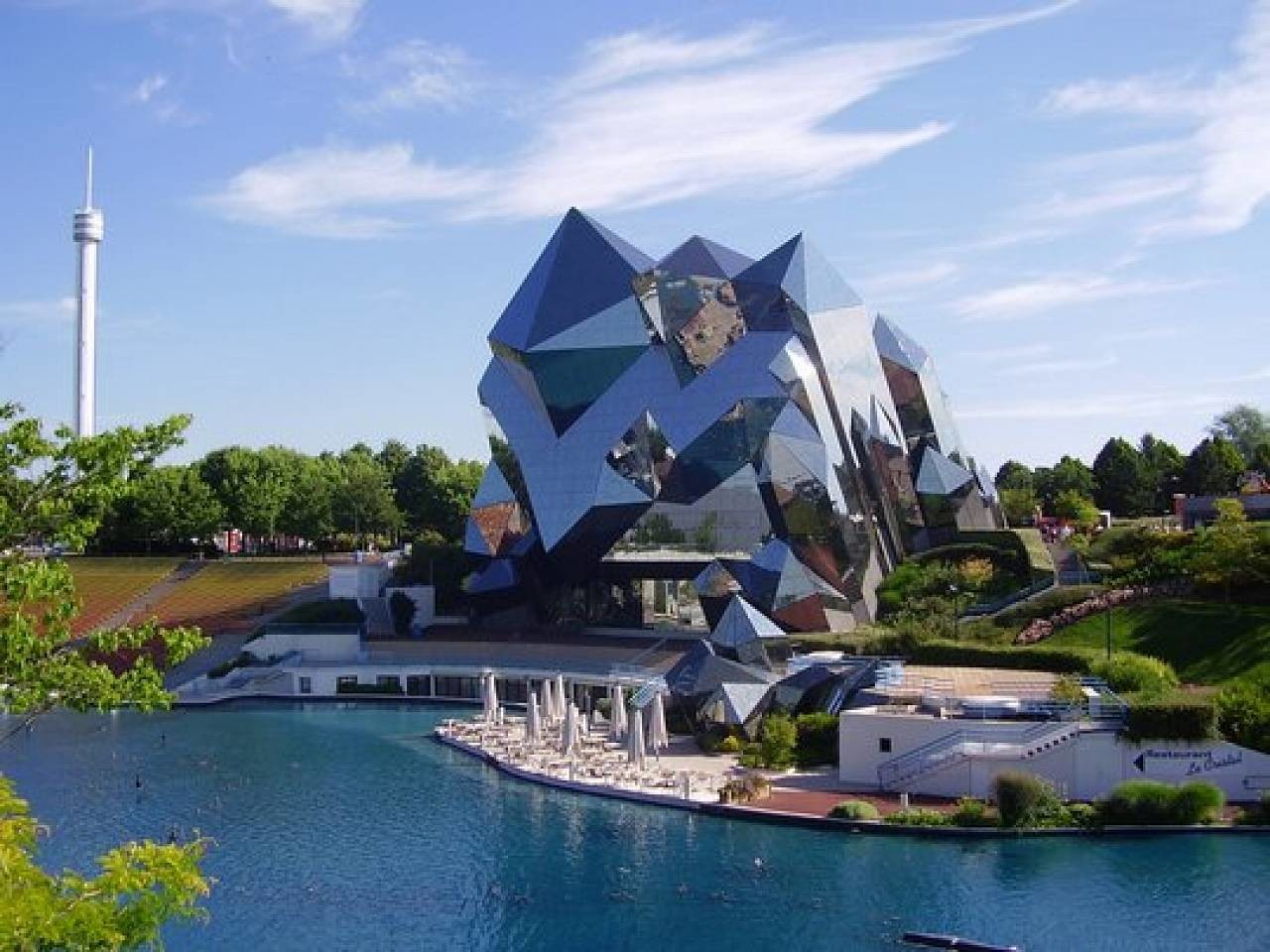 Interesting Buildings (19 pics)