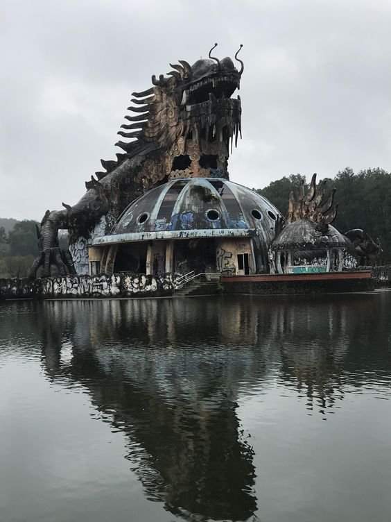 Abandoned Places (22 pics)