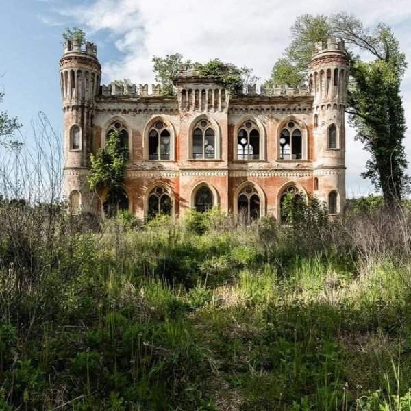 Abandoned Places (22 pics)