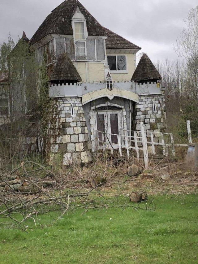 Abandoned Places (22 pics)