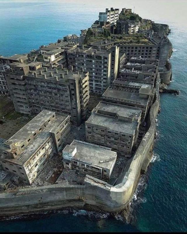 Abandoned Places (22 pics)