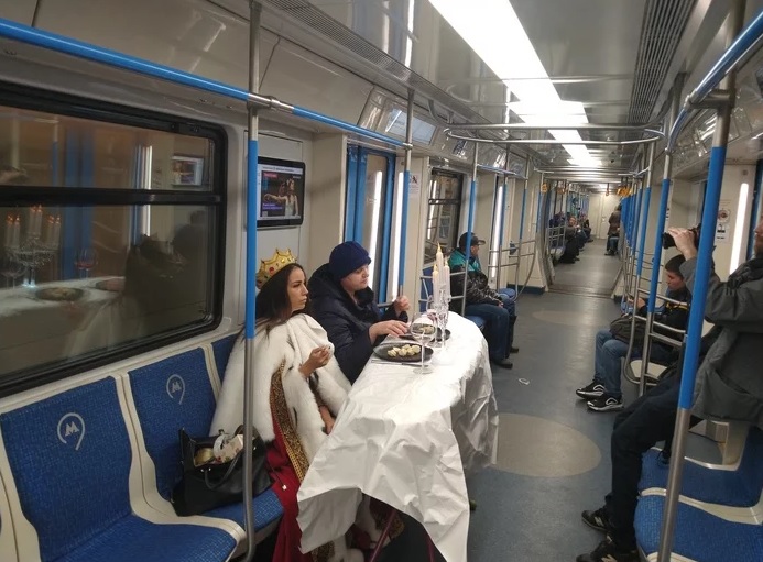 Strange People In The Subway (20 pics)