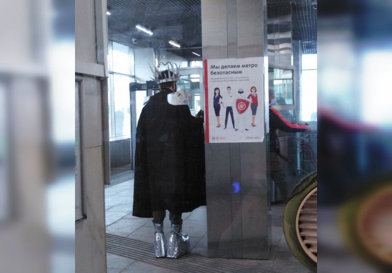 Strange People In The Subway (20 pics)
