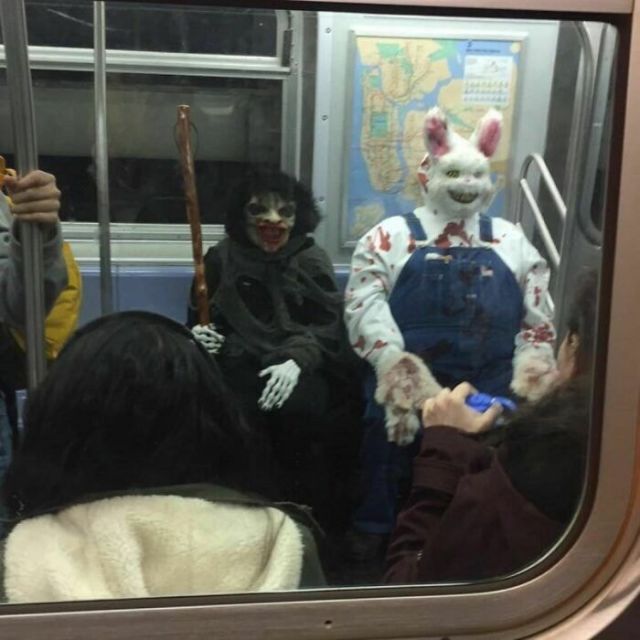 Strange People In The Subway (20 pics)