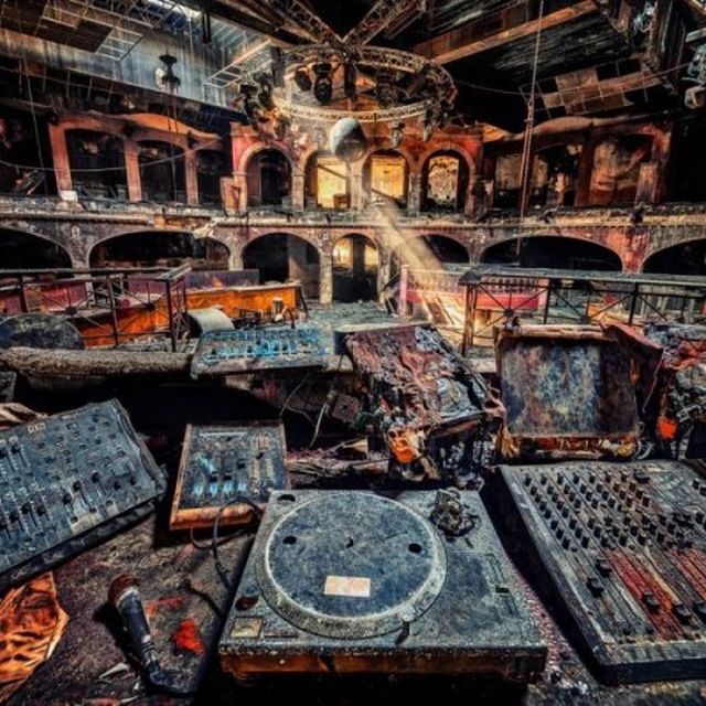 Awesome Abandoned Places (22 pics)