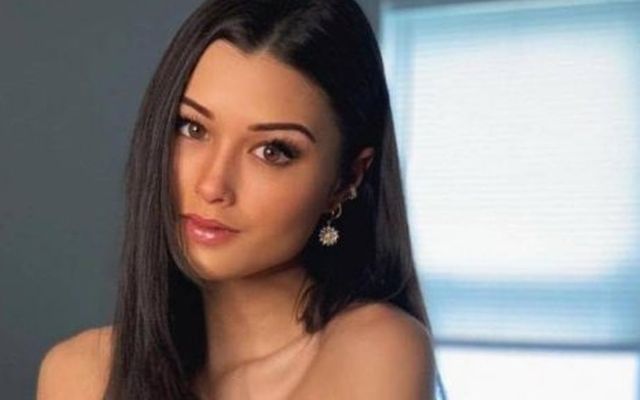 Girls In Dresses (53 pics)