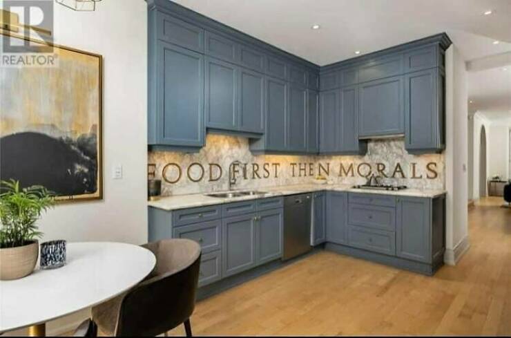 Odd Interiors (21 pics)