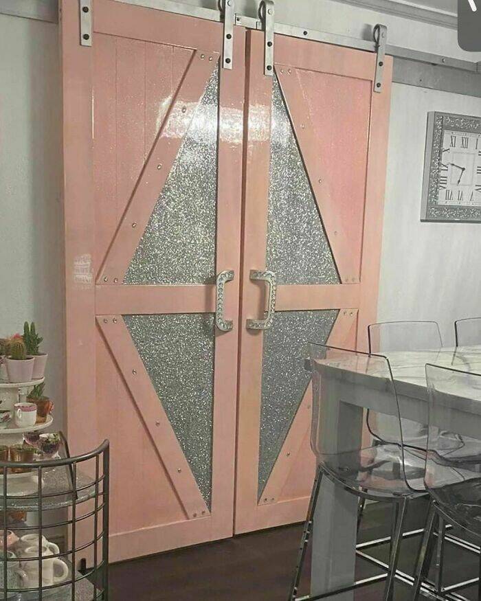 Odd Interiors (21 pics)