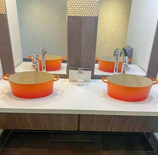 Odd Interiors (21 pics)