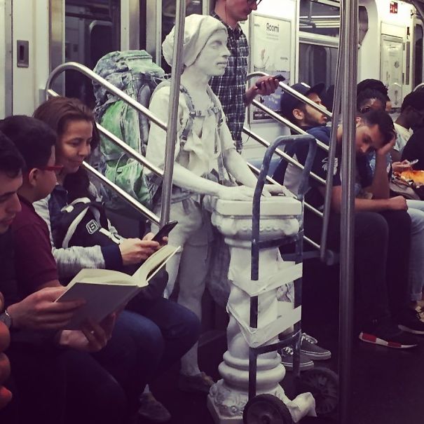 Strange People In The Subway (20 pics)