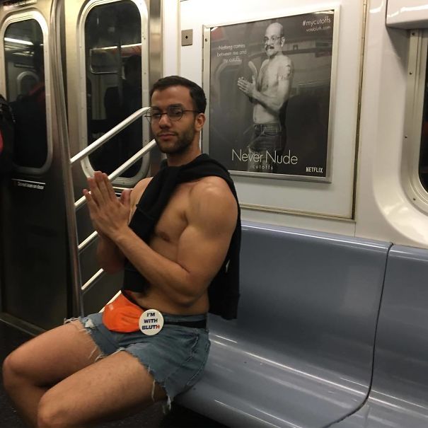 Strange People In The Subway (20 pics)