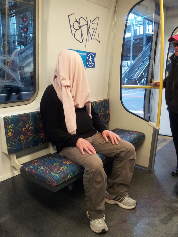 Strange People In The Subway (20 pics)