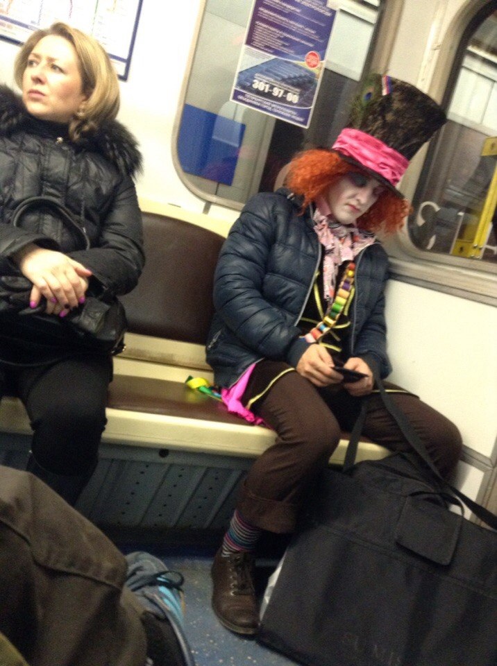 Strange People In The Subway (20 pics)