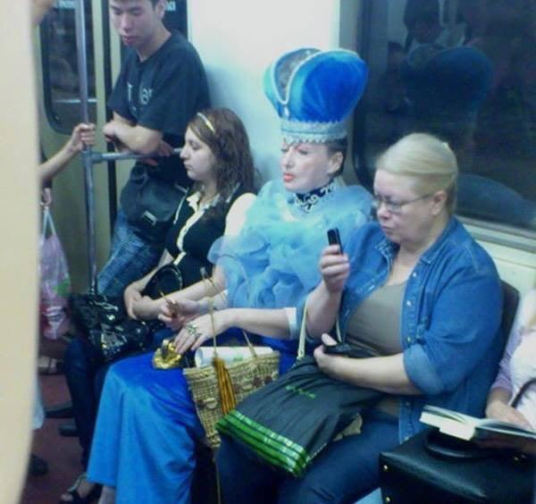 Strange People In The Subway (20 pics)