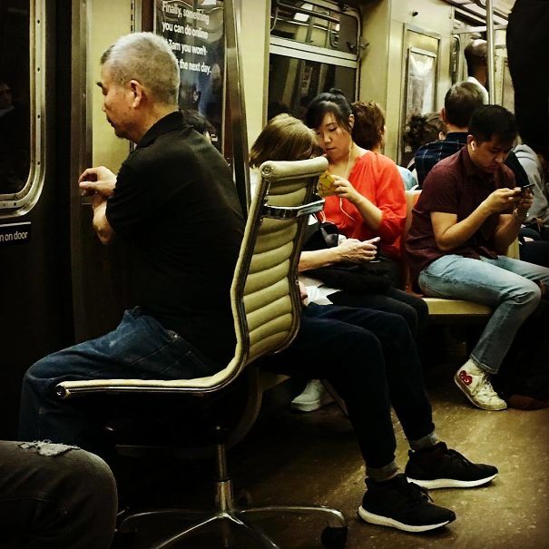 Strange People In The Subway (20 pics)