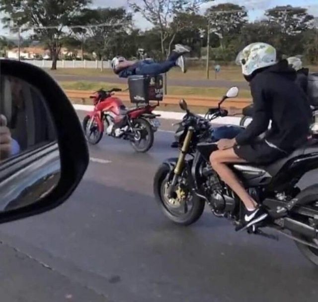 What Is Going On Here (21 pics)