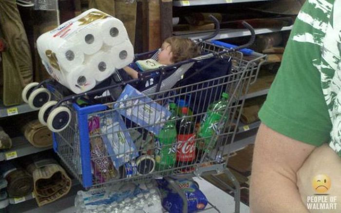 Weird People In Stores (20 pics)