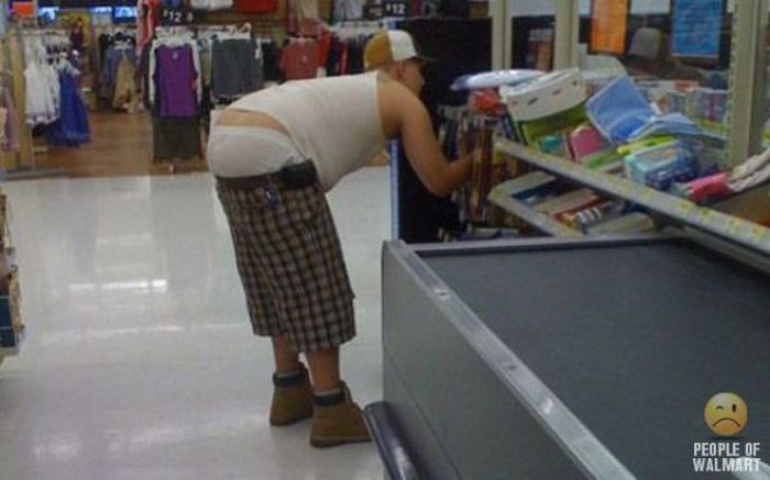 Weird People In Stores (20 pics)