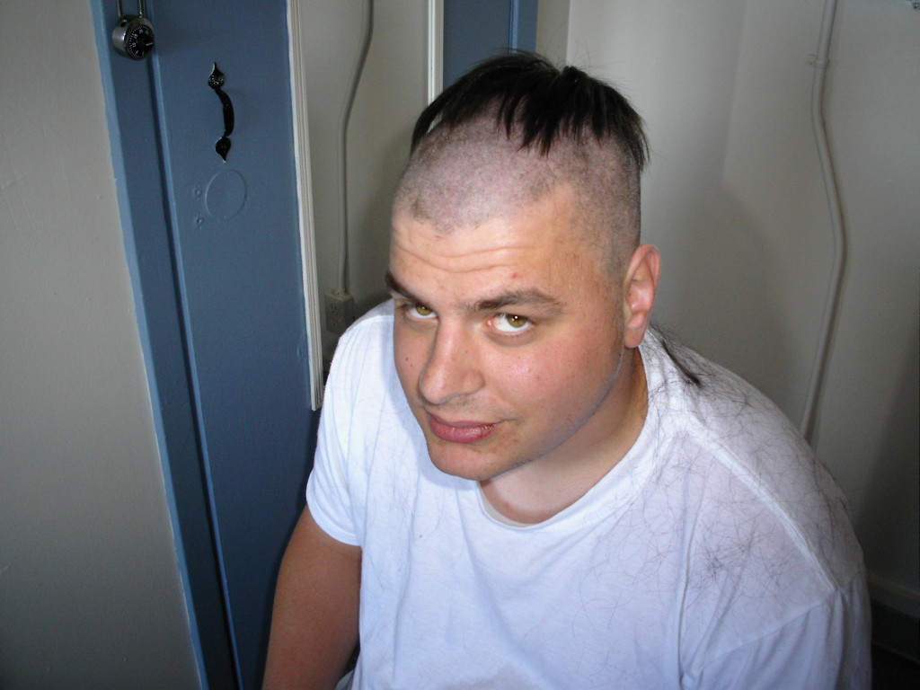 Odd Haircuts (23 pics)
