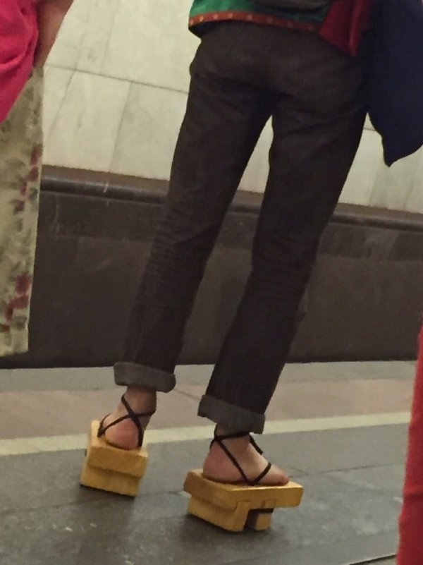 Strange People In The Subway (18 pics)