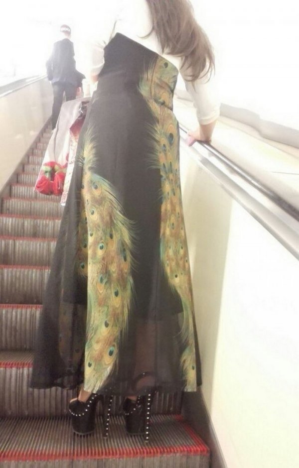 Strange People In The Subway (18 pics)