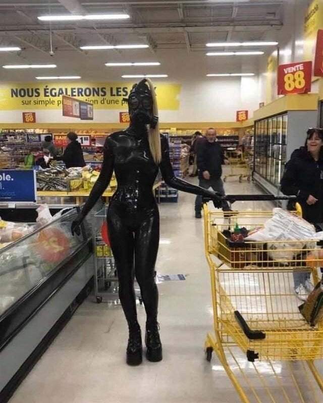 What Is Going On Here? (20 pics)