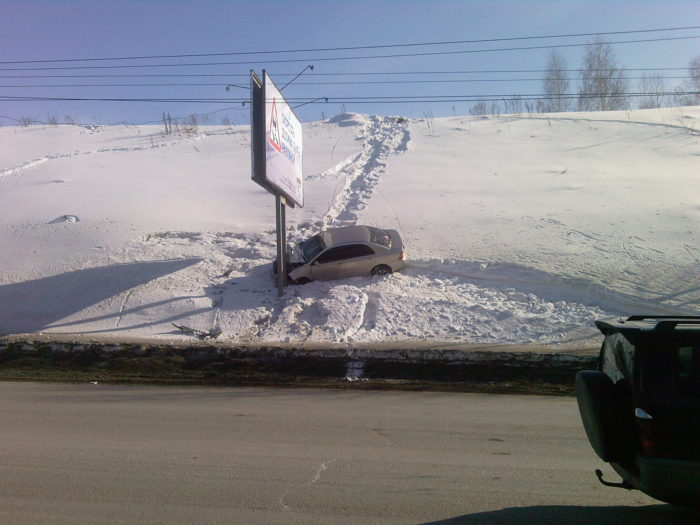 Weird Car Crashes (25 pics)