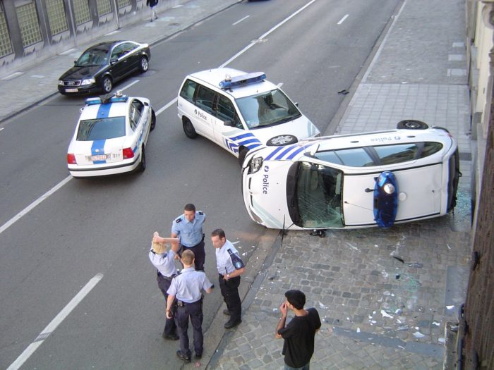 Odd Car Crashes (22 pics)