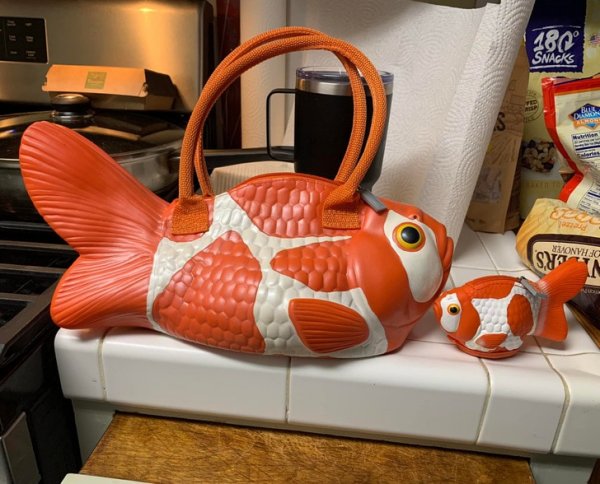Interesting Finds In Thrift Shops (18 pics)
