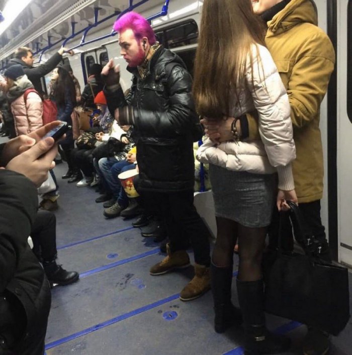 Strange People In The Subway (25 pics)