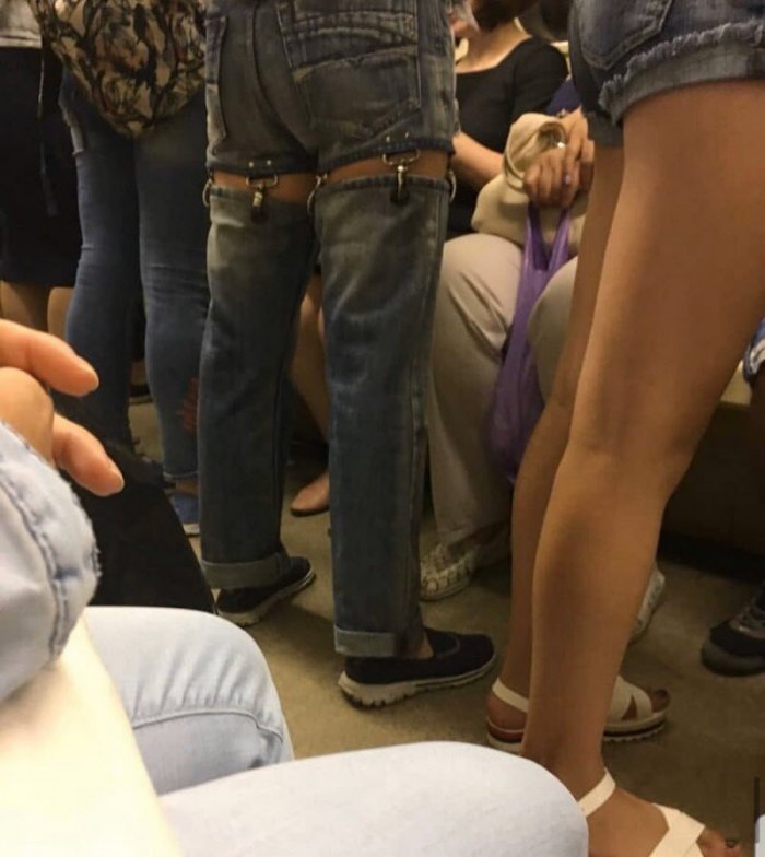 Strange People In The Subway (25 pics)