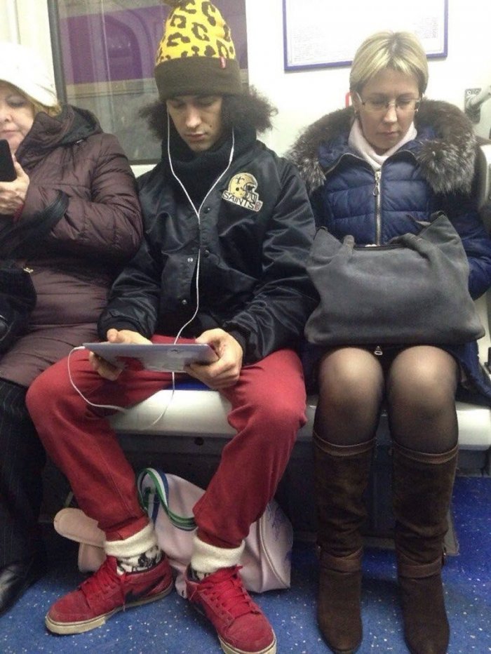 Strange People In The Subway (25 pics)