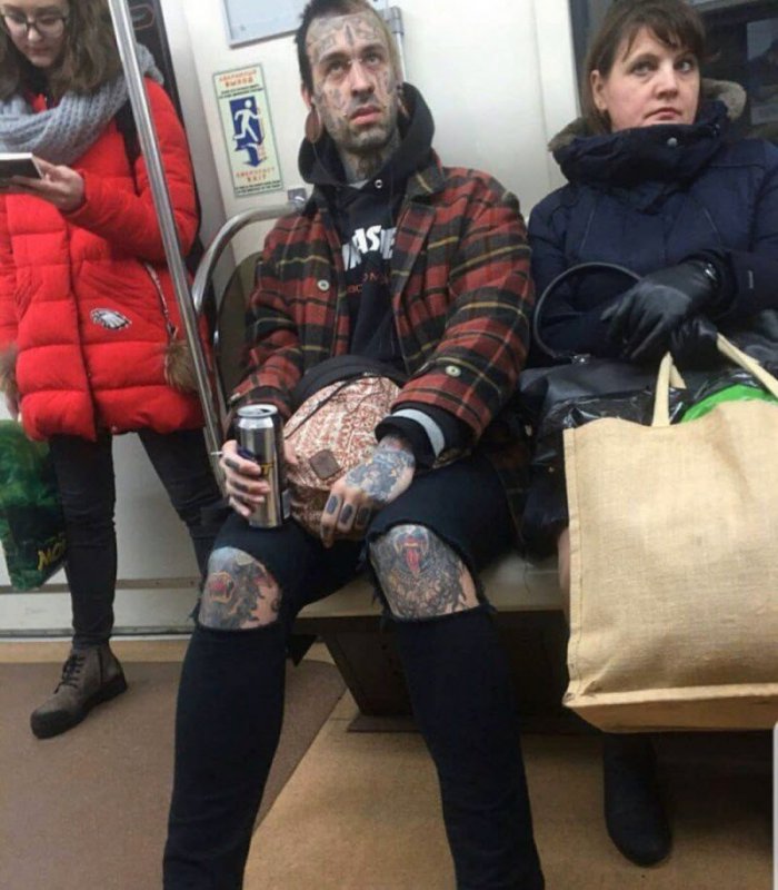 Strange People In The Subway (25 pics)
