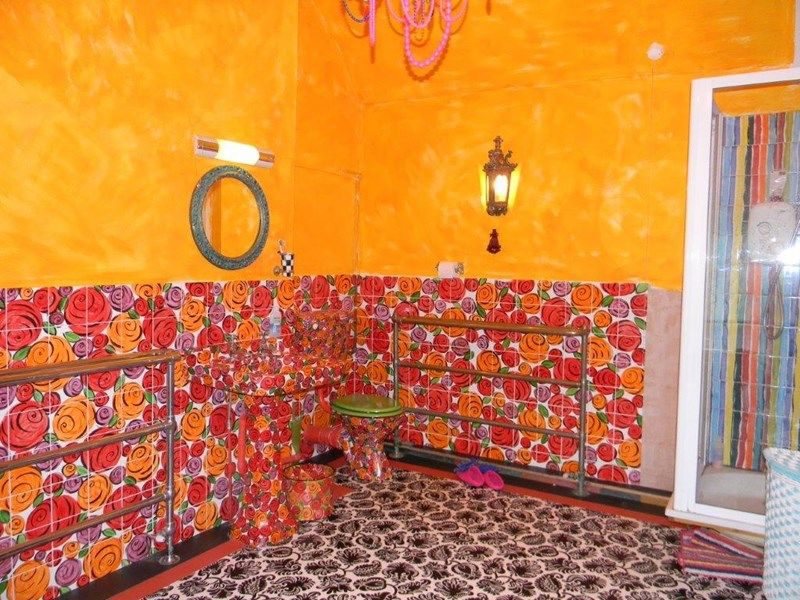Restrooms With Unusual Design (19 pics)