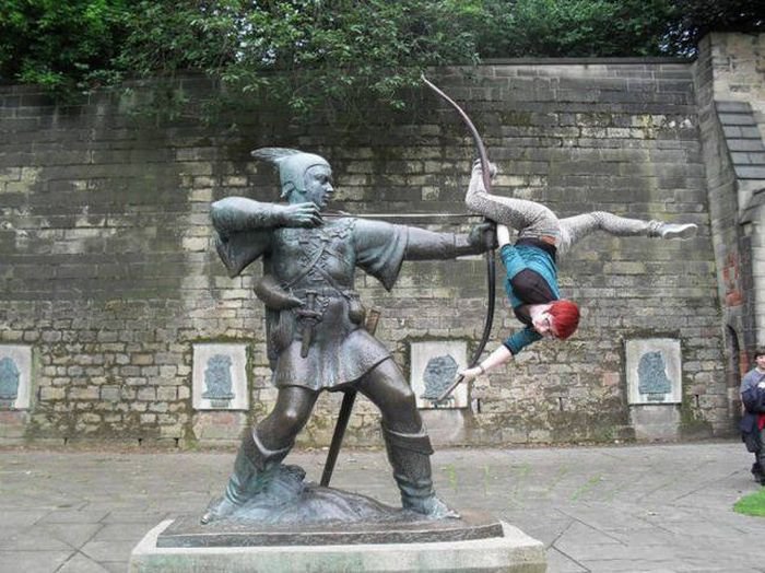 What Is Going On Here? (17 pics)