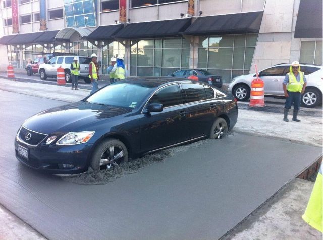 Weird Car Crashes (20 pics)