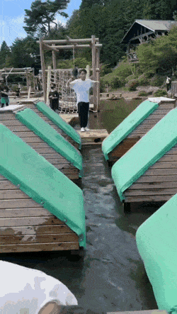 Acid GIFs, August 29 (25 gifs)